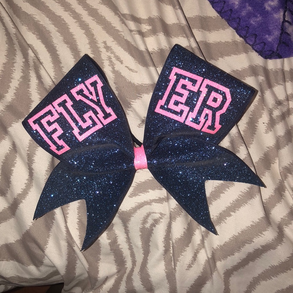 Cheer bow!